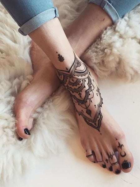 Henna Foot Tattoo For Women
