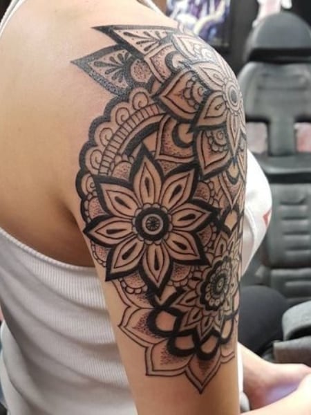 creative mandala tattoo Ashlee Saunders Tattoo 2 - KickAss Things