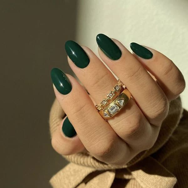 Dark Green Nails 