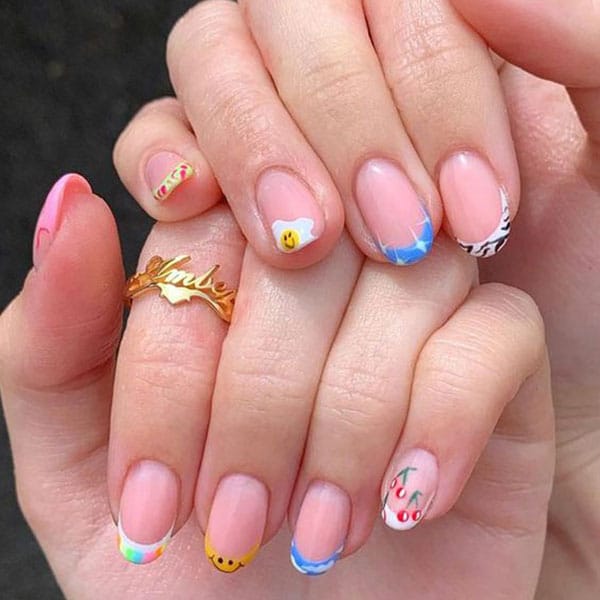 12 Retro Flower Nail Designs for a Groovy Spring Manicure