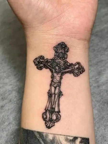 Woman gets tattoo of jesusTikTok Search