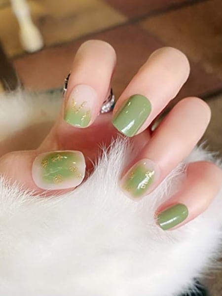 Short Green Acrylic Nails