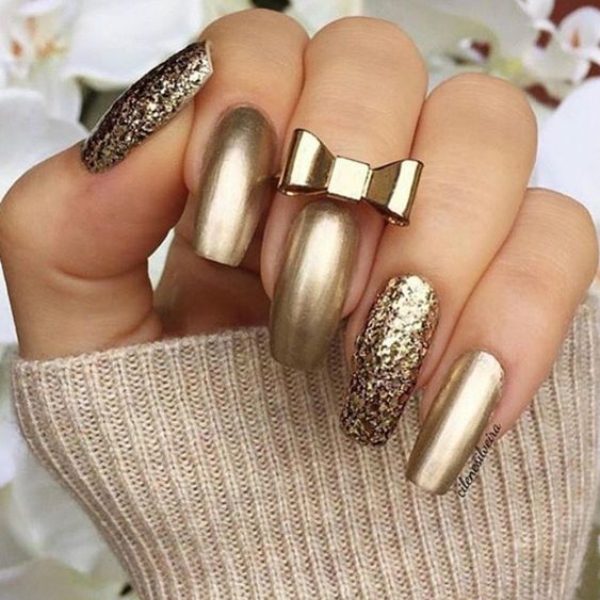 Gold Metallic Nails 