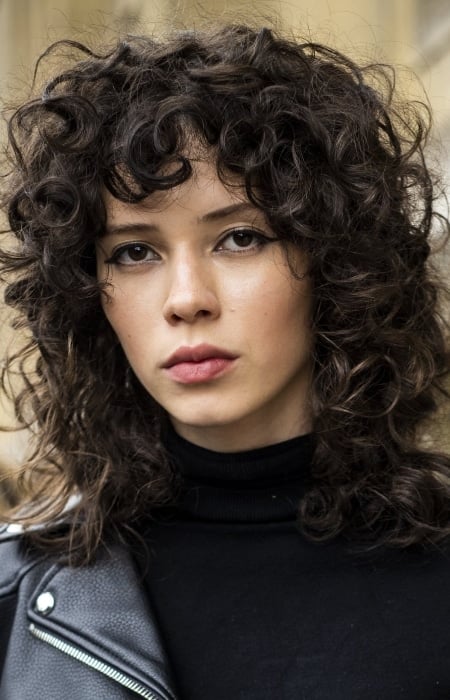 80 Best Curly Hairstyles & Haircuts for Women in 2023 - The Trend Spotter