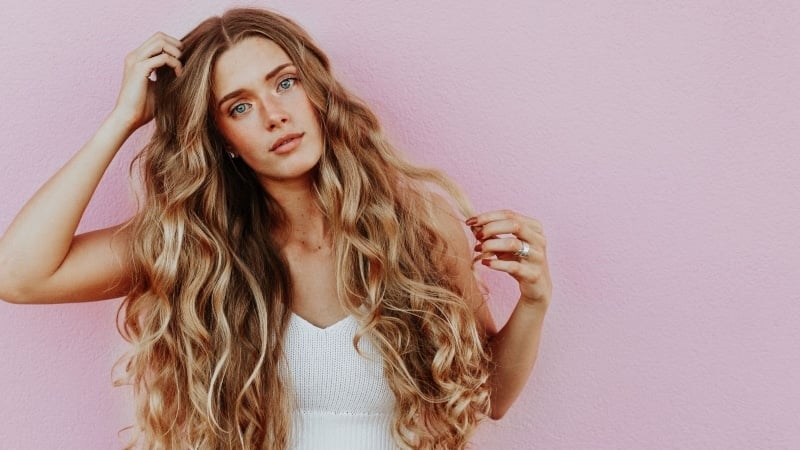 59 Flattering Middle Part Hairstyles Trending Right Now