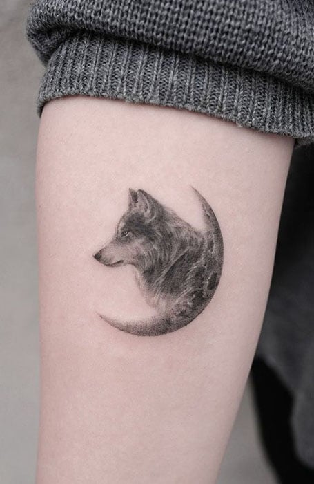 surmul Black and Gray Wolf with Moon Temporary Body Waterproof Tattoo For  Men and Women  Price in India Buy surmul Black and Gray Wolf with Moon  Temporary Body Waterproof Tattoo For