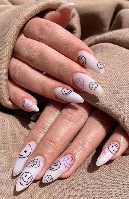 Emoji Nail Art 