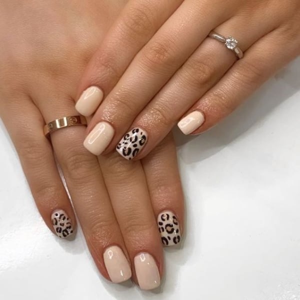 Leopard Print Nails 