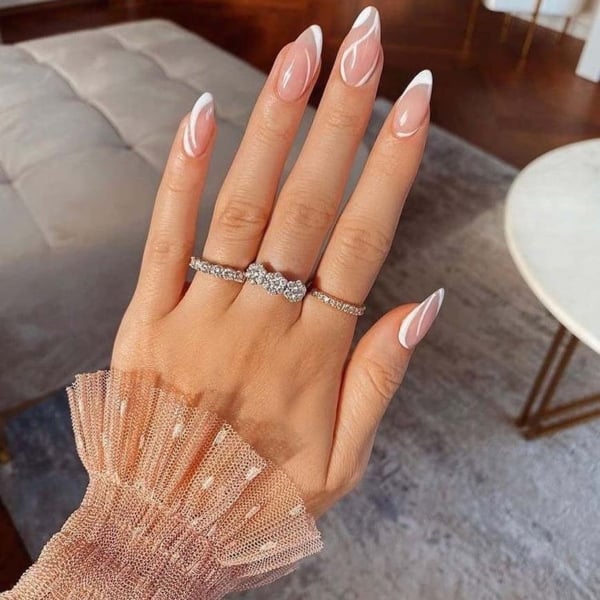 27 Almond Nails Designs to Try Now | Glamour