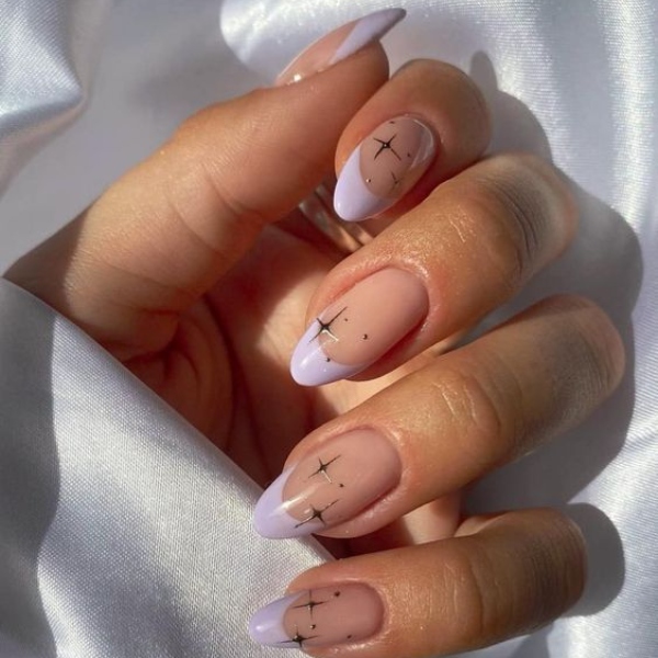 35 Almond Nails For A Cute Spring Update : Abstract White French Tip Nails