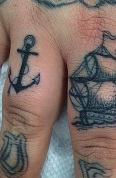 anchor finger tattoos