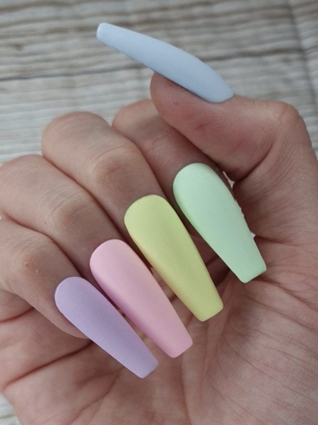 Pretty Pastel Nails