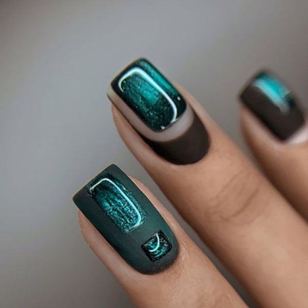 Cat Eye Design With Matt Nails