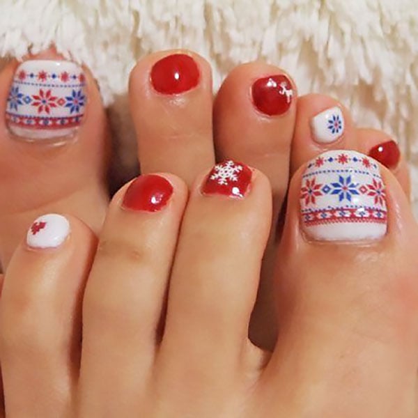 Christmas Toe Nails