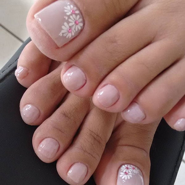 Natural Floral Toe Nail Design