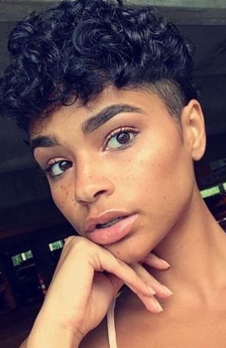 35 Easy Hairstyles & Haircuts for Short Curly Hair - The Trend Spotter 35 Easy Hairstyles & Haircuts for Short Curly Hair - The Trend Spotter