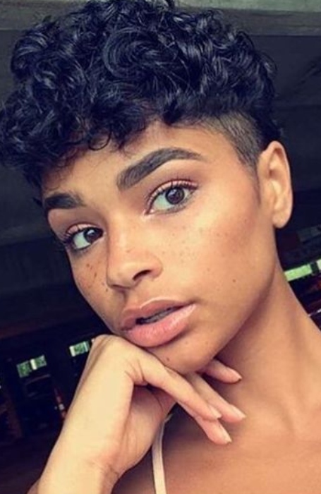 30 New Ways to Rock Short Curly Hair in 2020 Inspired by Instagram | Curly  hair women, Short curly hair, Curly pixie haircuts