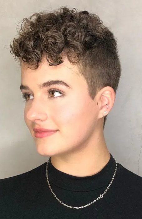 35 Easy Hairstyles & Haircuts for Short Curly Hair - The Trend Spotter 35 Easy Hairstyles & Haircuts for Short Curly Hair - The Trend Spotter