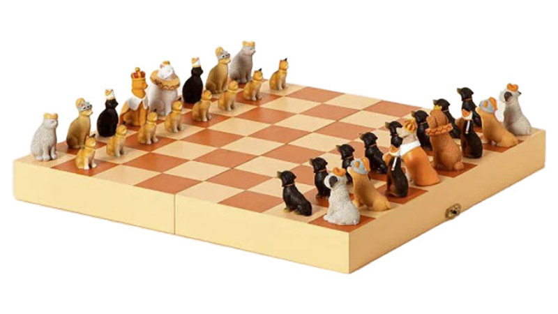 Dogs Vs. Cats Chess Set
