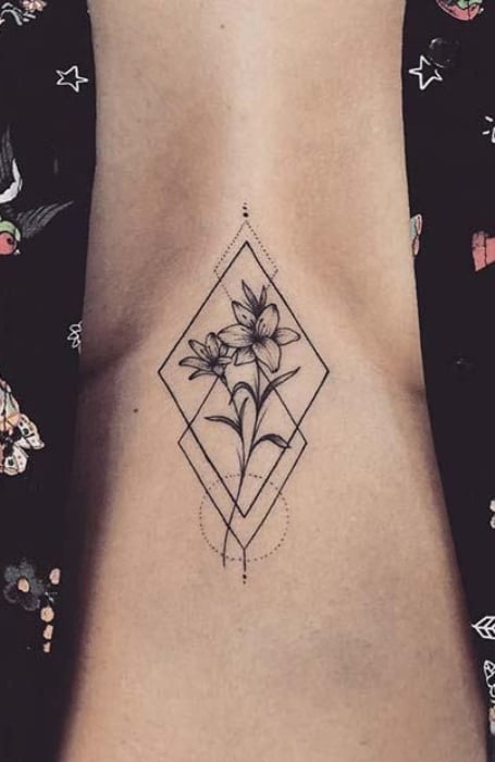 50 Of The Prettiest Sternum Tattoos