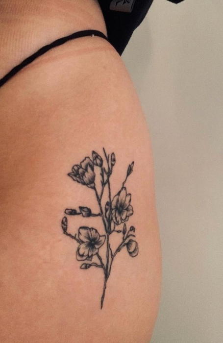 50 Sexy Hip Tattoos for Women (2023) - The Trend Spotter 50 Sexy Hip Tattoos for Women (2023) - The Trend Spotter