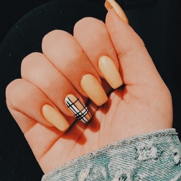 Simple Coffin Short Acrylic Nails