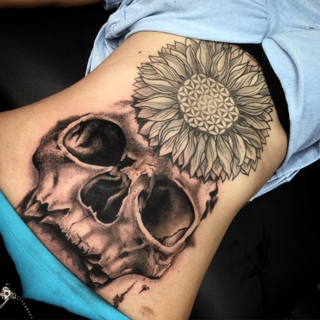 Stomach Skull Tattoo1