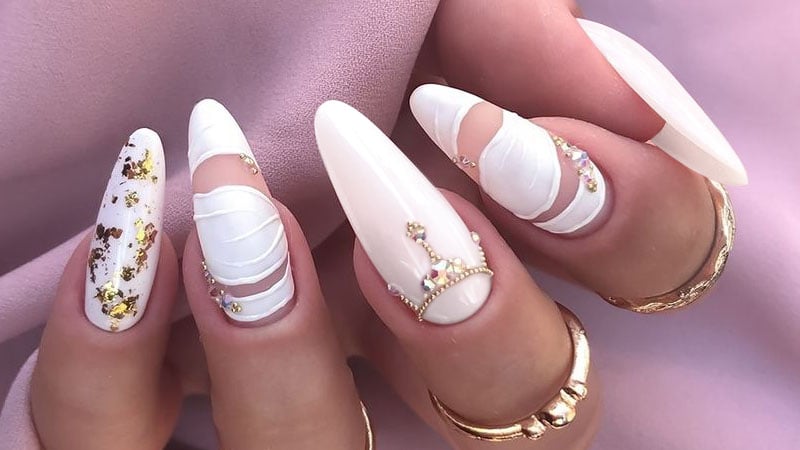 37 Cute Spring Nail Art Designs : Gold Geode White Nail Design