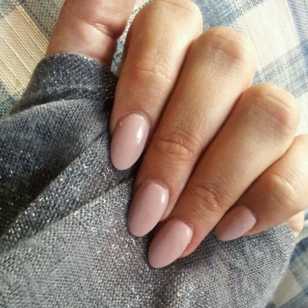 Nude Oval Nails