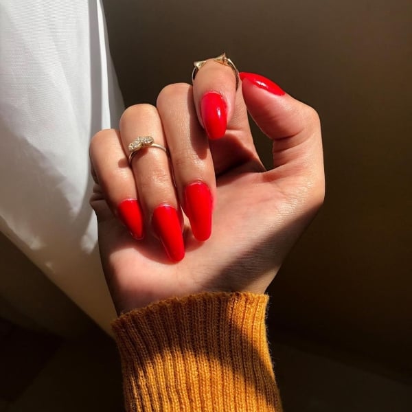Red Oval Nails