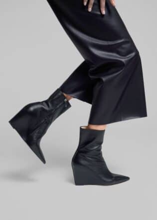 Bettina Vermillon Frankie Wedge Boot Nappa Black02