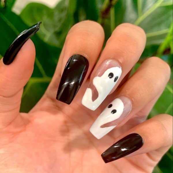 Halloween Ghost Nails