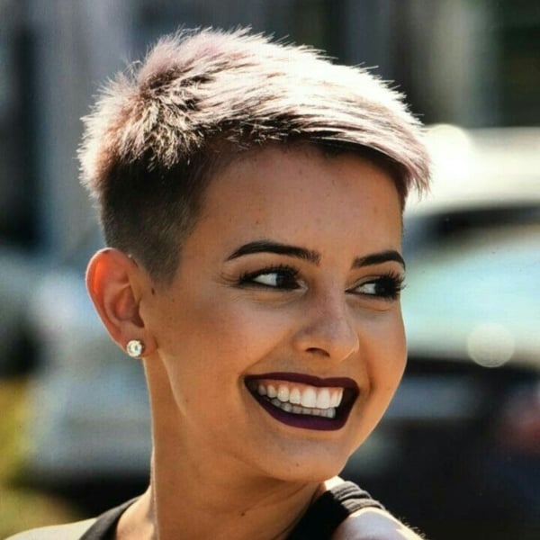 35 Best Short Hairstyles & Haircuts for Thick Hair in 2023