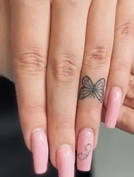 Butterfly Finger Tattoo (1)