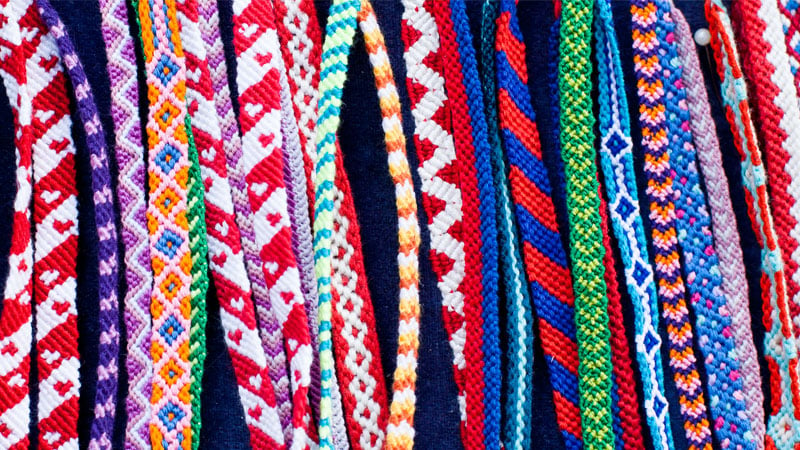 20 Easy Friendship Bracelet Patterns & How to Make Them