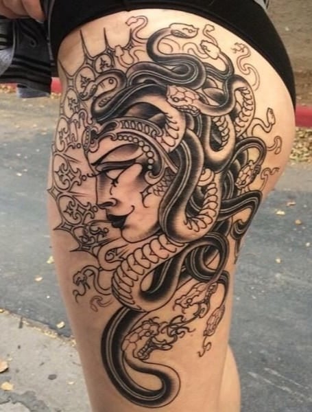 Medusa Thigh Tattoo (1)