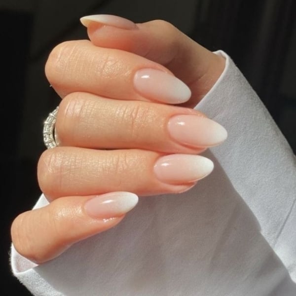 Natural Ombre Nails (1)