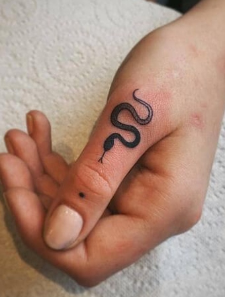 Cute Snake Tattoo (3)