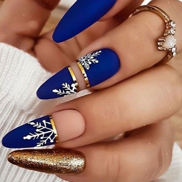 Royal Blue Christmas Nails (1)