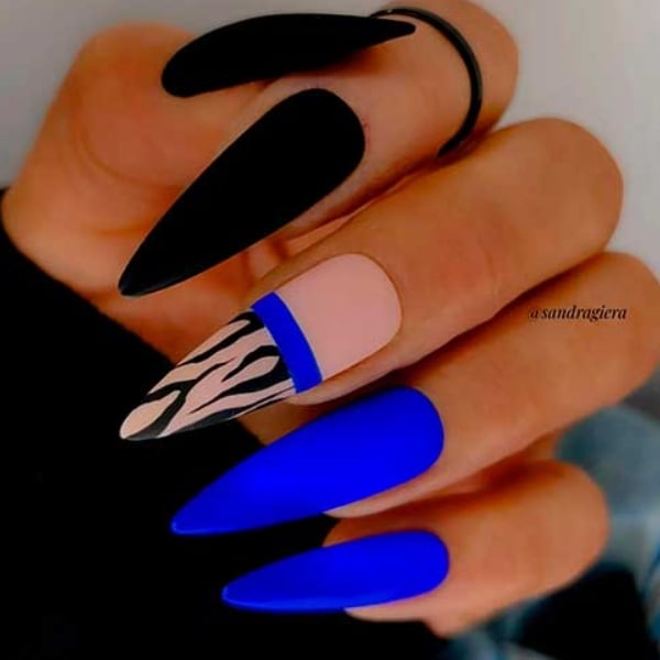 Royal Blue And Black Nails (1)