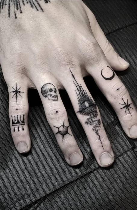Unique Finger Tattoo (1)