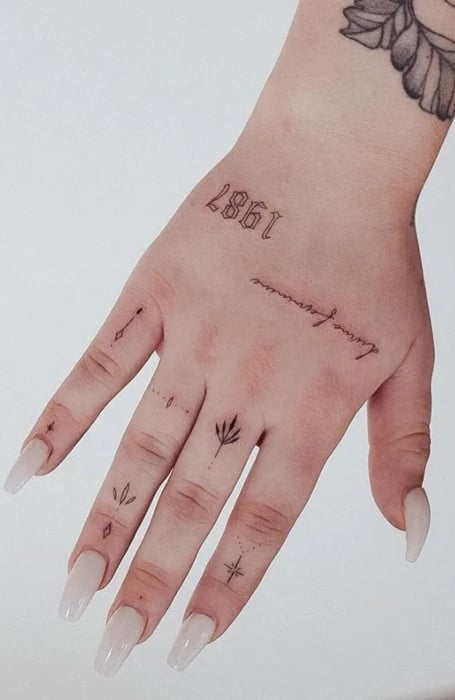 Unique Hand Tattoos (1)
