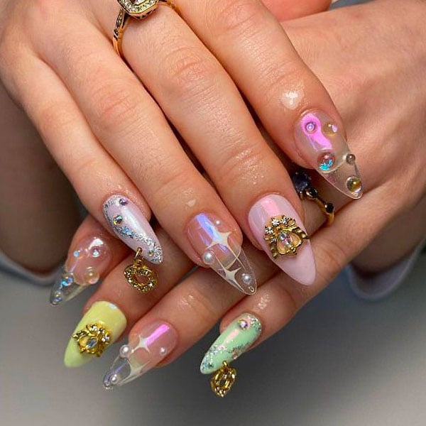 30 Clear Nail Designs to Copy in 2023 - The Trend Spotter