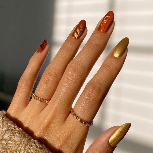 Gold Thanksgiving Nails