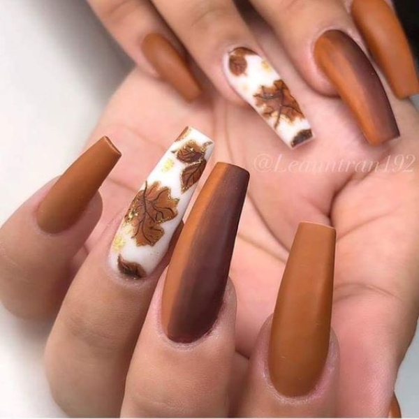 Leaf Thanksgiving Nails