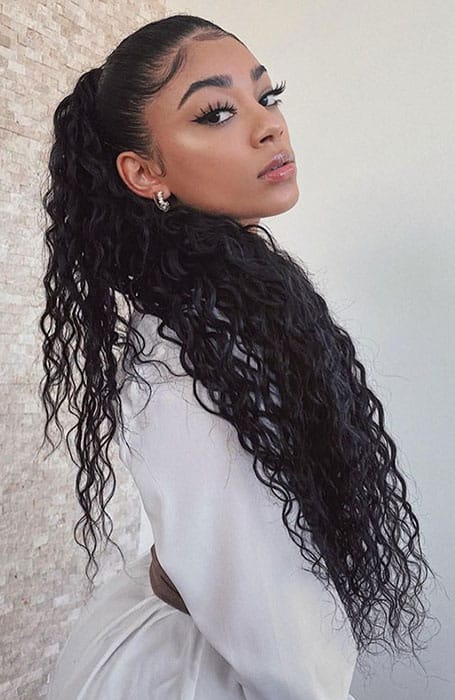 Sleek Ponytail With Kinky Hair