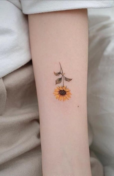 Tiny Sunflower Tattoo (1)