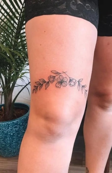 20 Unique Knee Tattoo Designs for the Adventurous