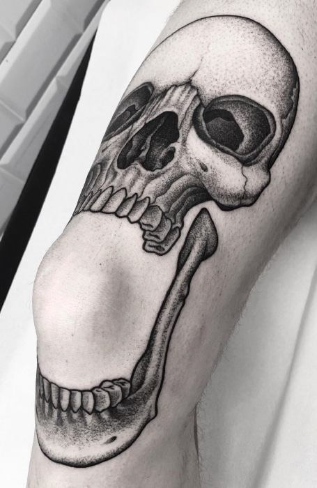 Skull Knee Tattoo