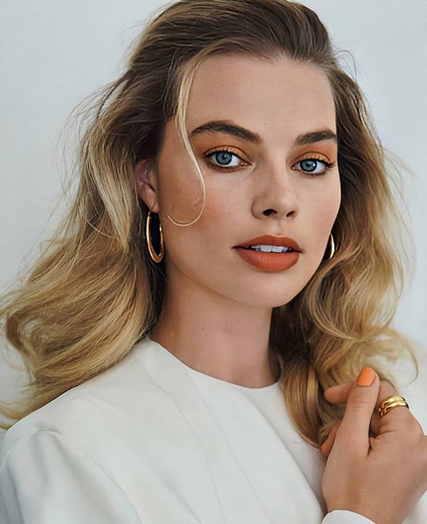 Margot Robbie Blonde Actress